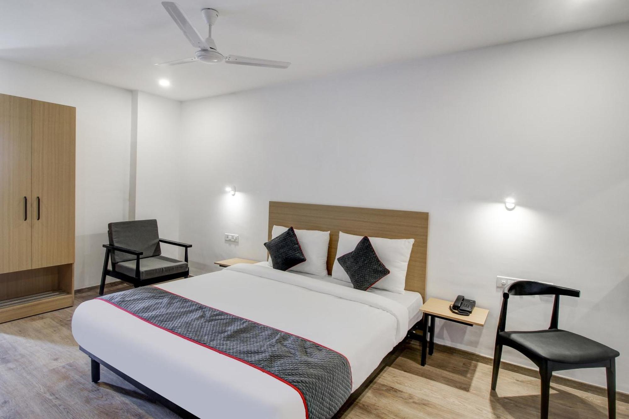 Super Townhouse Rcc Majestic 397 Lb Nagar Hotel Хидерабад Екстериор снимка